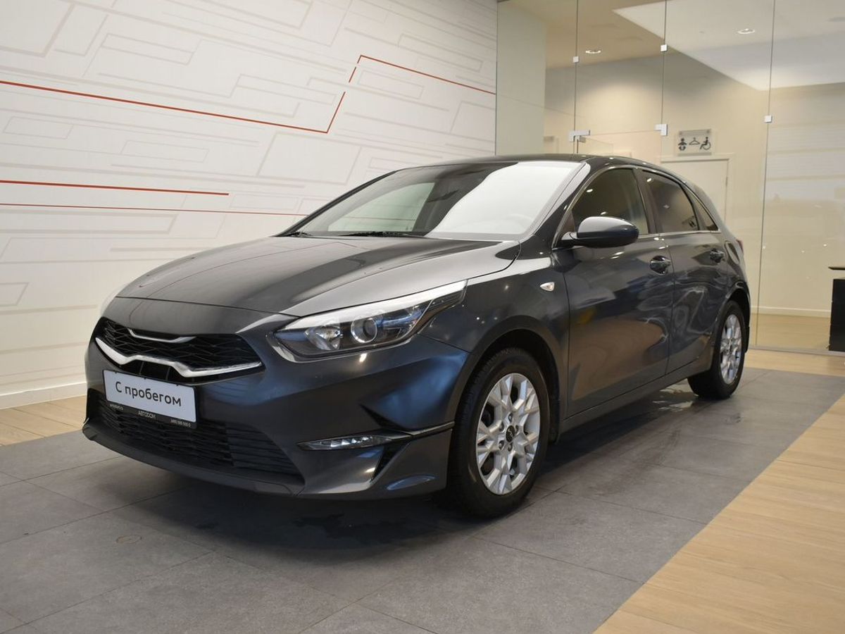 Автомобиль Kia Ceed III [рестайлинг] 1.6 AT (128 л.с.) Luxe Серый 2022 с пробегом 85 500 км