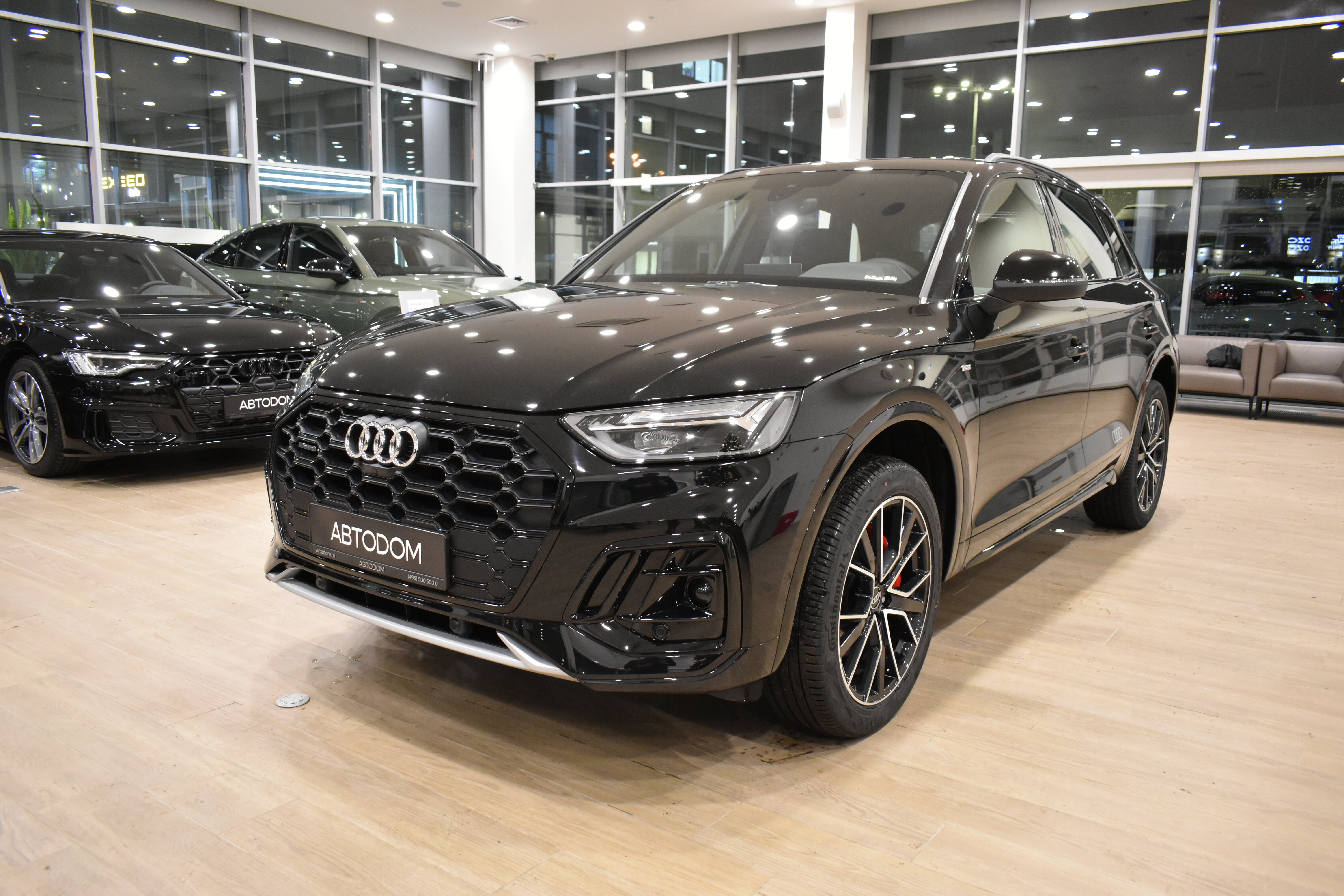 Автомобиль Audi Q5 II (FY) [рестайлинг] 2.0 AMT 4WD (245 л.с.) Luxury Dynamic Чёрный 2025 