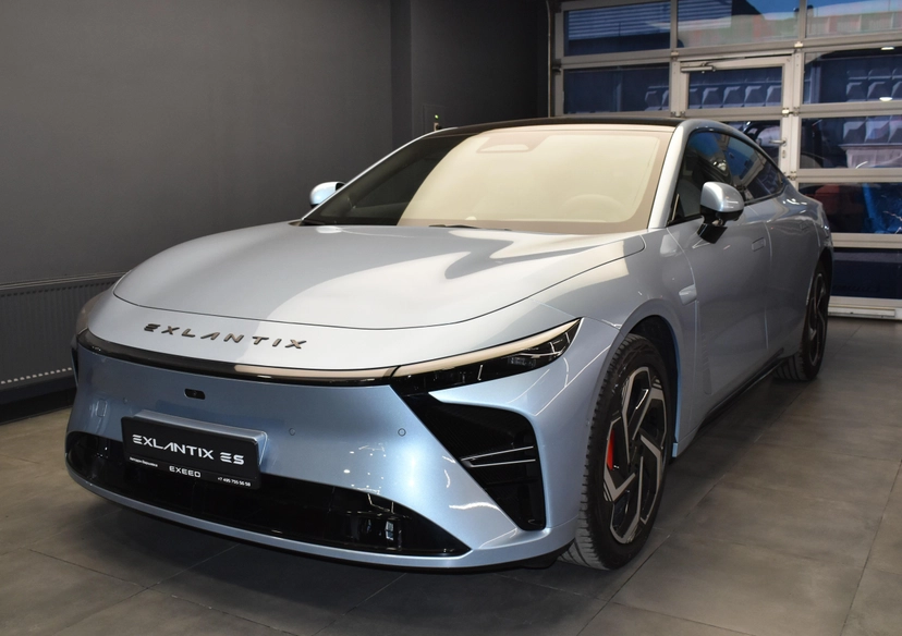 Автомобиль EXEED EXLANTIX ES I поколение 1.5hyb AT 4WD (469 л.с.) Base Голубой 2025