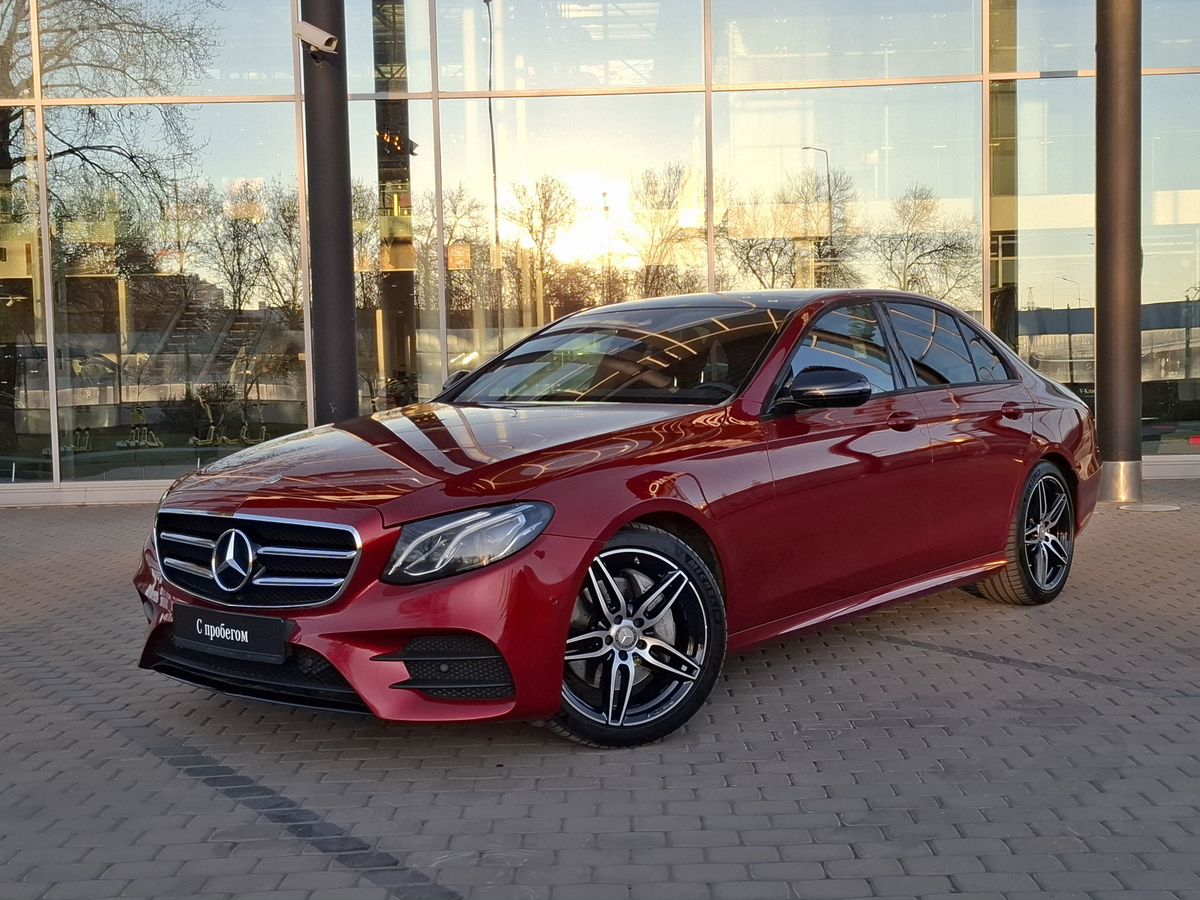 Автомобиль Mercedes-Benz E-Класс V поколение (W213/S213/C238) 200 2.0 AT (184 л.с.) Sport Красный 2016 с пробегом 42 818 км