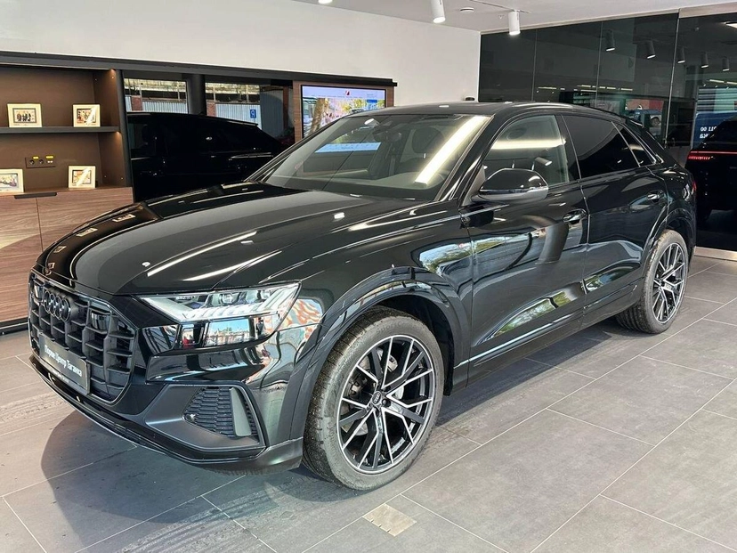 Автомобиль Audi Q8 I поколение 3.0d AT 4WD (286 л.с.) Base Чёрный 2023 с пробегом 60 км