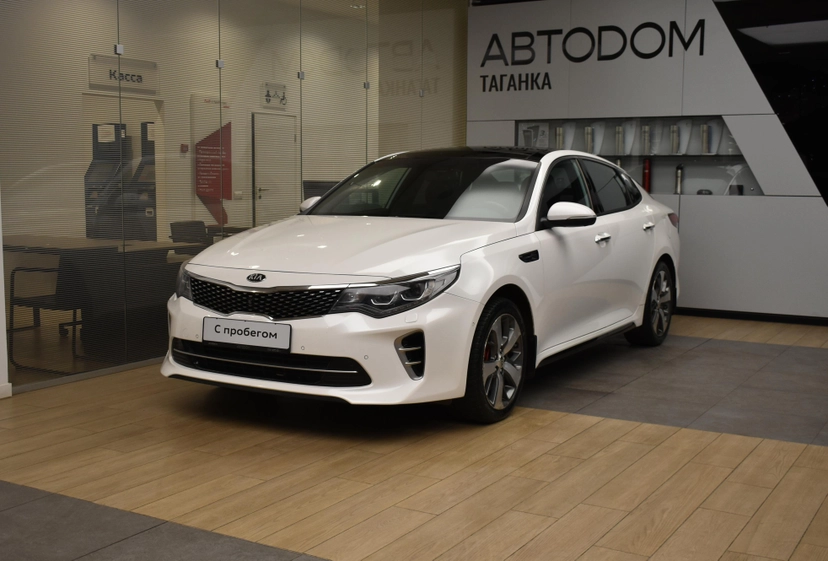 Автомобиль Kia Optima IV поколение 2.0 AT (245 л.с.) GT Белый 2017 с пробегом 108 000 км