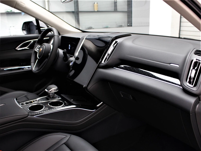 Автомобиль Hongqi HS3 I поколение 2.0 AT 4WD (245 л.с.) Deluxe Чёрный 2025