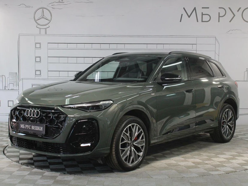 Автомобиль Audi Q5 III поколение 2.0 AMT 4WD (204 л.с.) Exclusive Зелёный 2026 с пробегом 25 км
