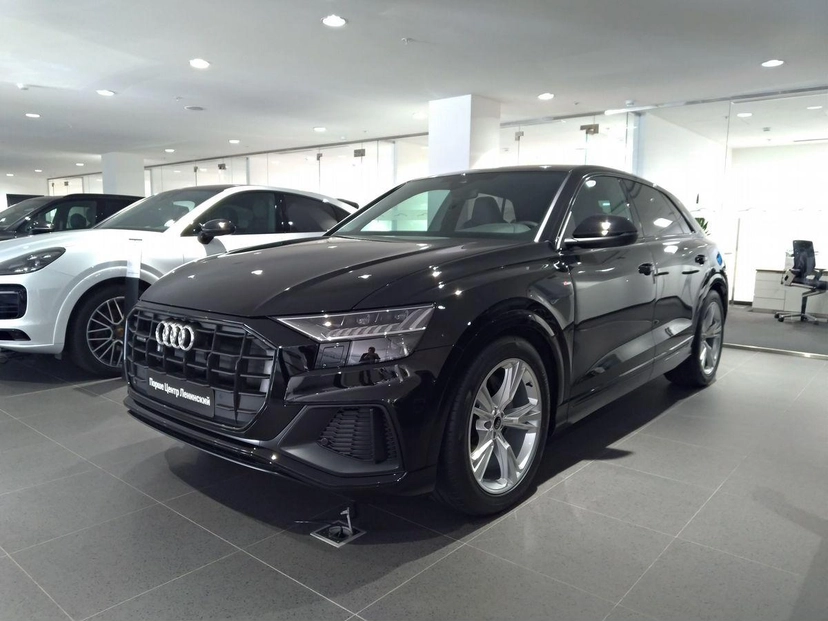 Автомобиль Audi Q8 I поколение 3.0d AT 4WD (231 л.с.) Base Чёрный 2023 с пробегом 29 км