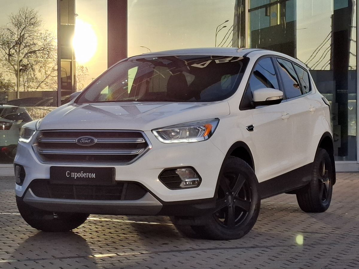 Ford Kuga II [рестайлинг] 2.5 AT (150 л.с.) Trend Белый 2017 с пробегом 77 775 км