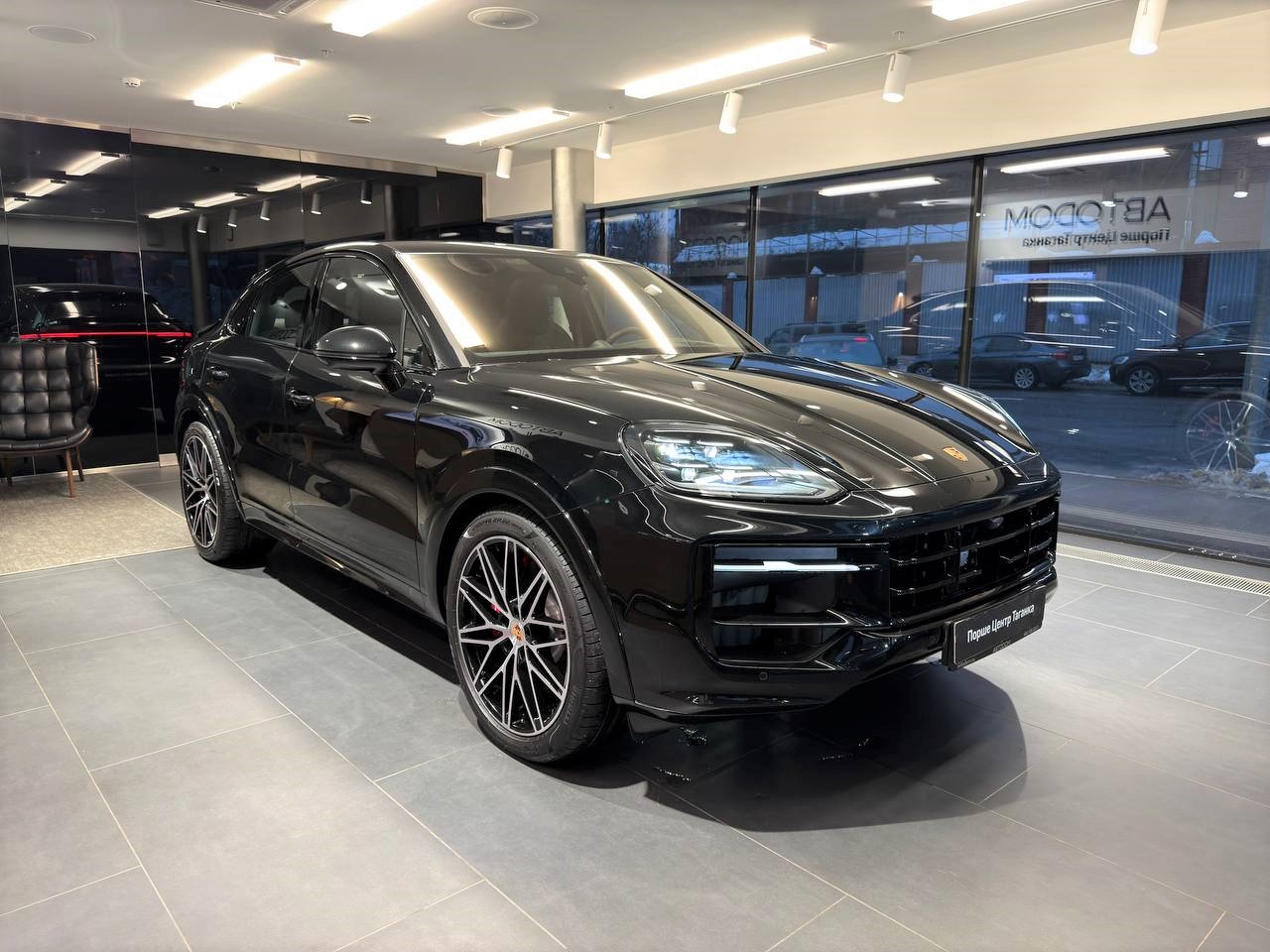Автомобиль Porsche Cayenne III [рестайлинг] GTS 4.0 AT 4WD (500 л.с.) GTS Coupé Чёрный 2025 