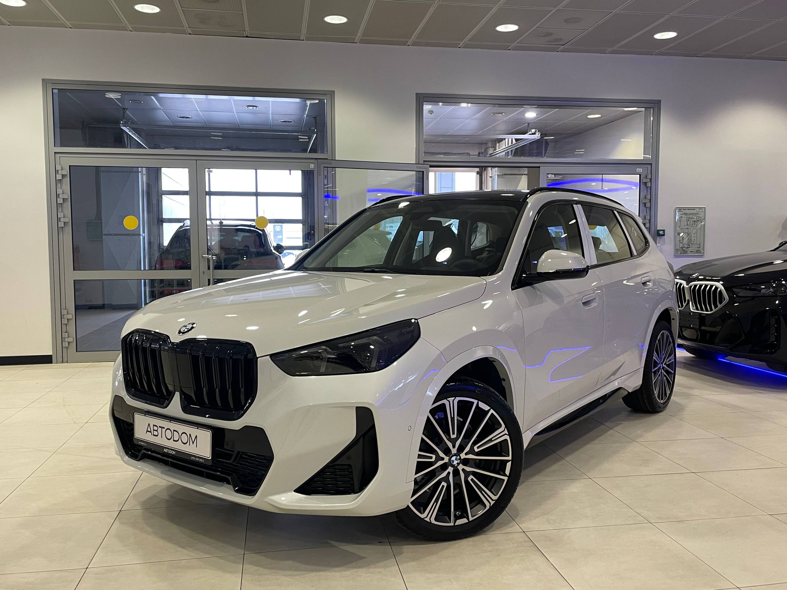 Автомобиль BMW X1 III поколение (U11) 2.0 AMT 4WD (204 л.с.) Base Белый 2025 