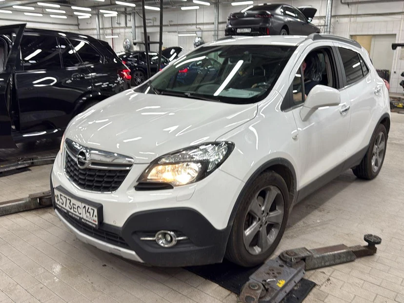 Opel Mokka I поколение 1.8 AT 4WD (140 л.с.) Cosmo Белый 2013 с пробегом 89 322 км