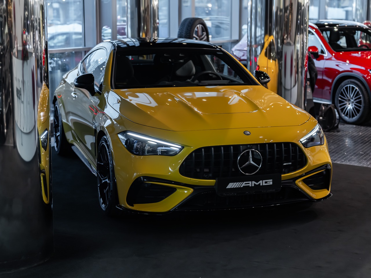 Автомобиль Mercedes-Benz CLE AMG I поколение 3.0 AT 4WD (449 л.с.) AMG CLE 53 4matic+ Жёлтый 2025 