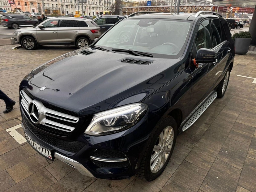 Автомобиль Mercedes-Benz GLE I поколение (W166) 300 3.5 AT 4Matic (249 л.с.) Особая серия Синий 2016 с пробегом 20 800 км