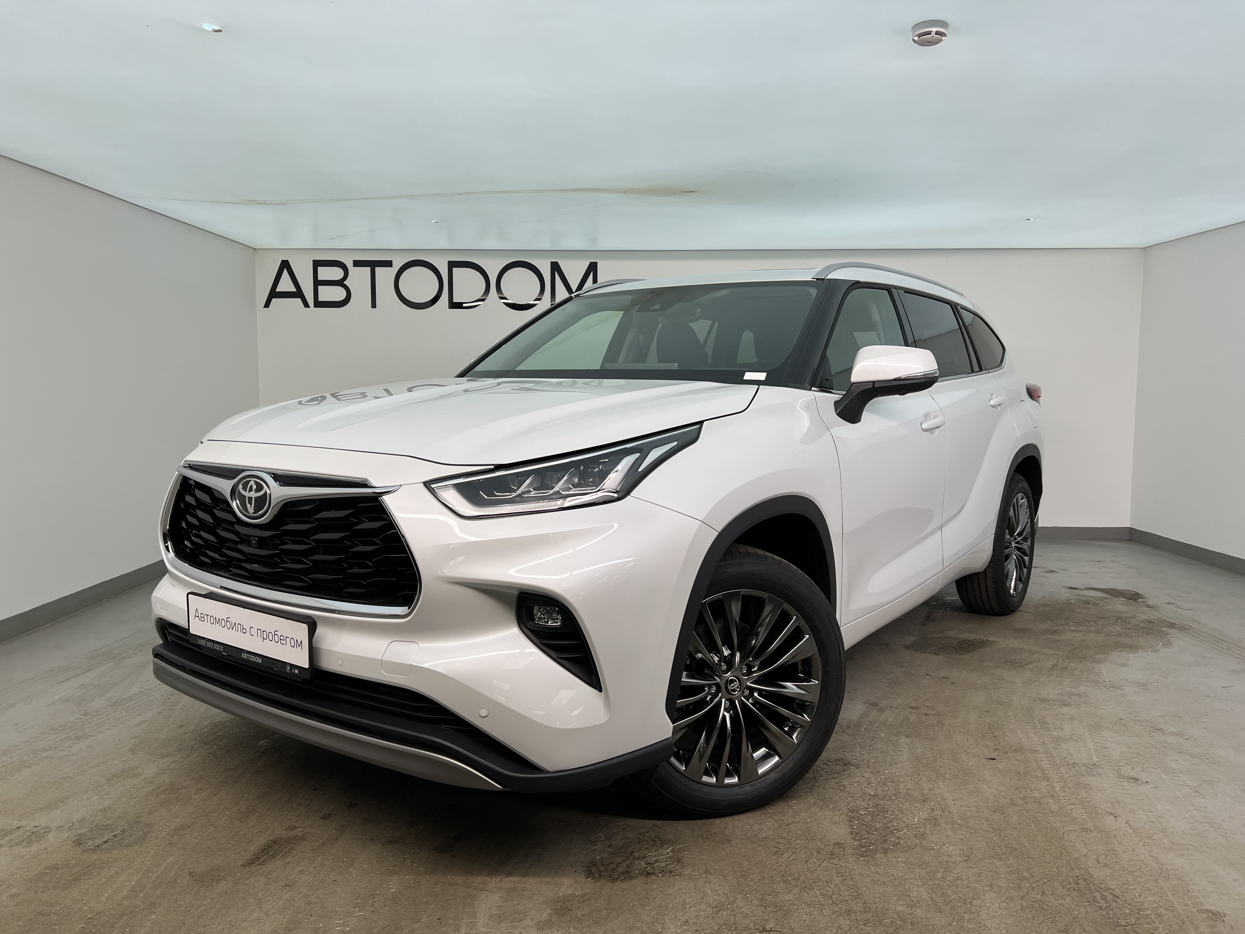 Toyota Highlander IV поколение 2.0 AT 4WD (248 л.с.) Base Белый 2026 