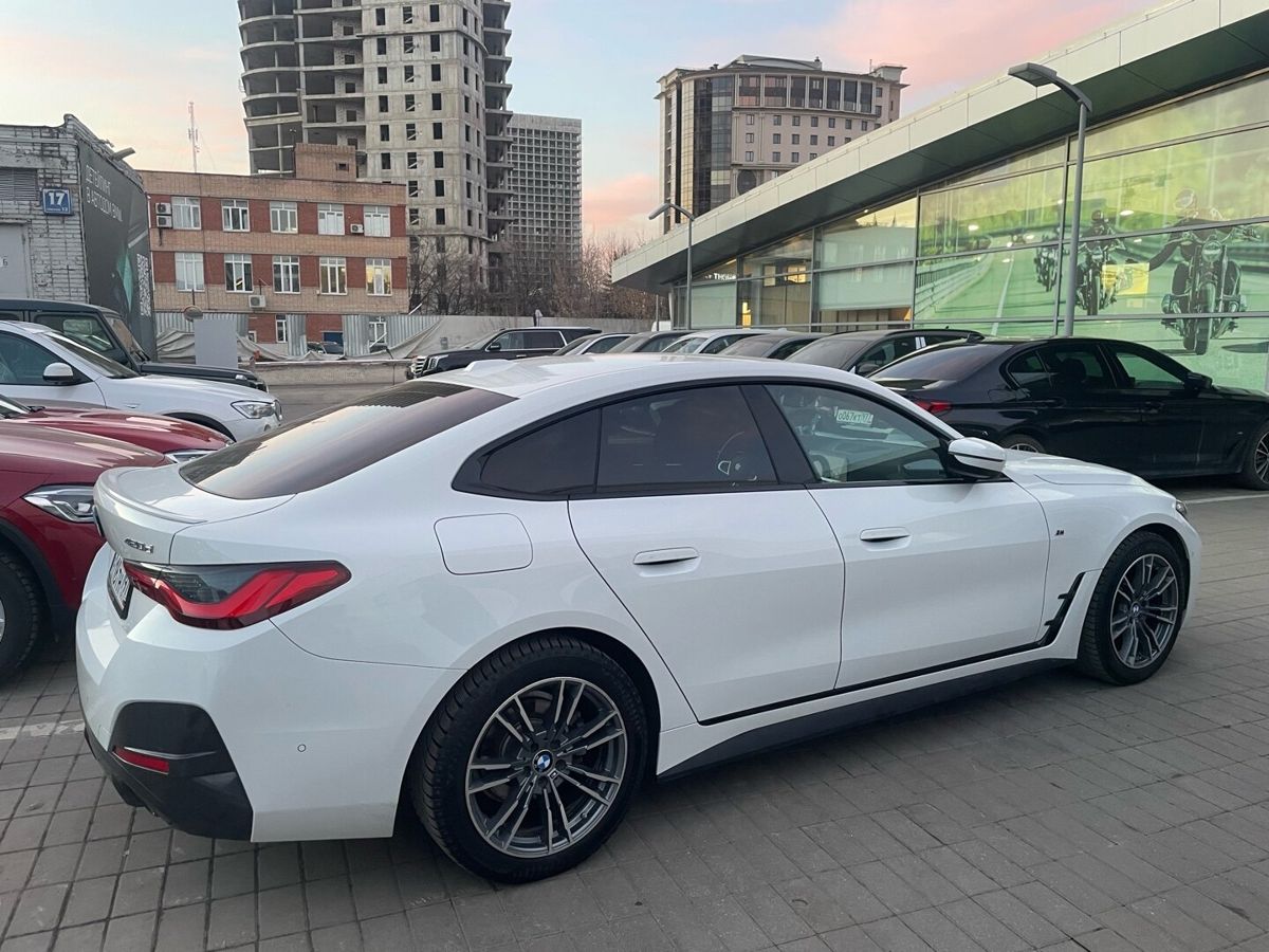 Автомобиль BMW 4 серии II поколение (G22/G23/G26) 420 2.0d AT 4WD (190 л.с.) M Sport Pro Белый 2022 с пробегом 36 032 км
