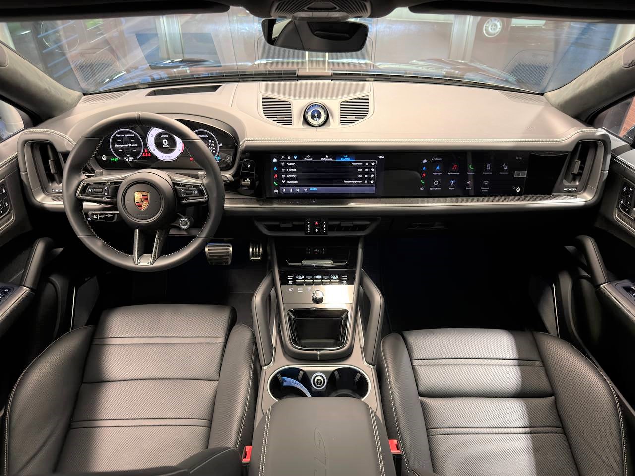 Автомобиль Porsche Cayenne III [рестайлинг] GTS 4.0 AT 4WD (500 л.с.) GTS Coupé Чёрный 2025 