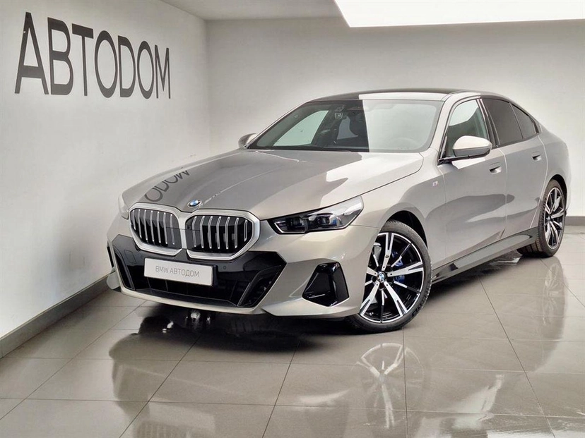 Автомобиль BMW 5 серии VIII поколение (G60) 2.0 AT 4WD (258 л.с.) Sport Бежевый 2025 с пробегом 1 850 км