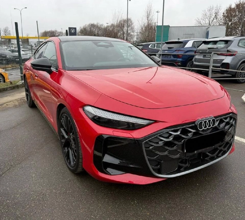 Автомобиль Audi A5 III поколение (B10) 2.0 AMT 4WD (204 л.с.) Base Красный 2025 с пробегом 276 км