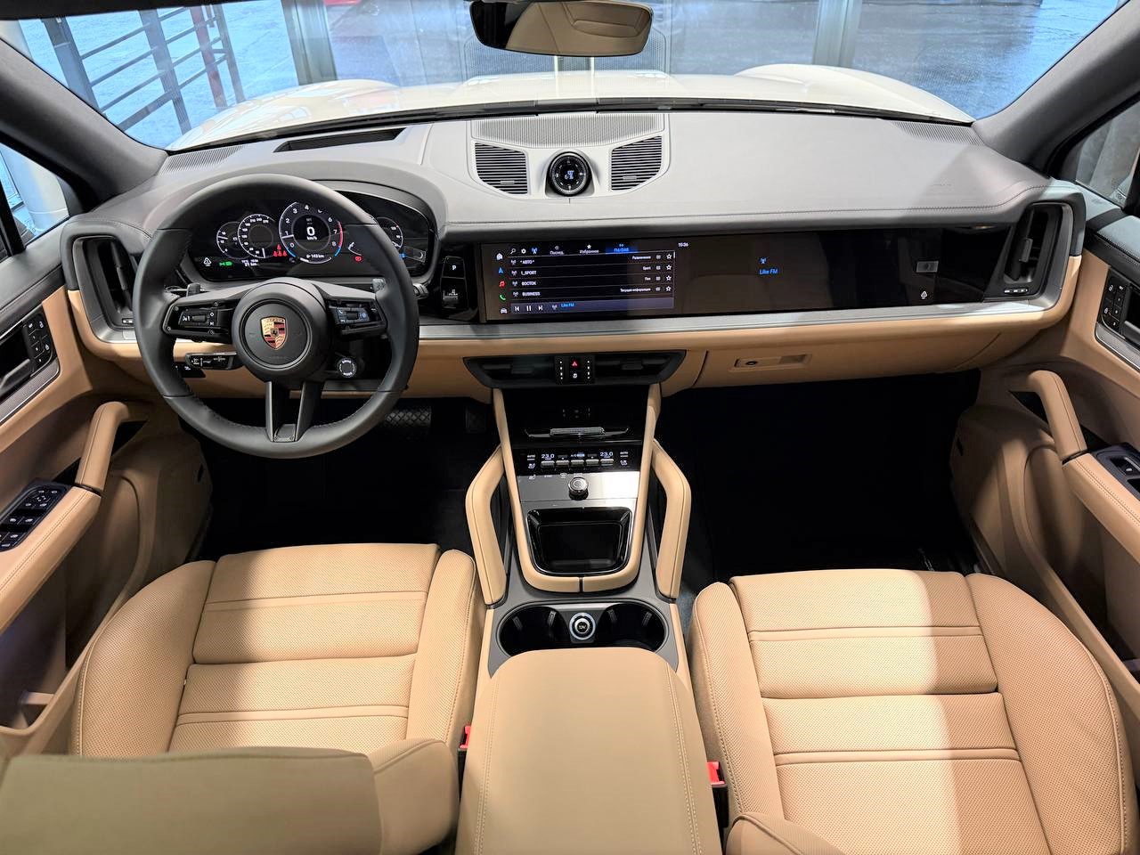 Автомобиль Porsche Cayenne III [рестайлинг] 3.0 AT 4WD (353 л.с.) Base Серый 2025 