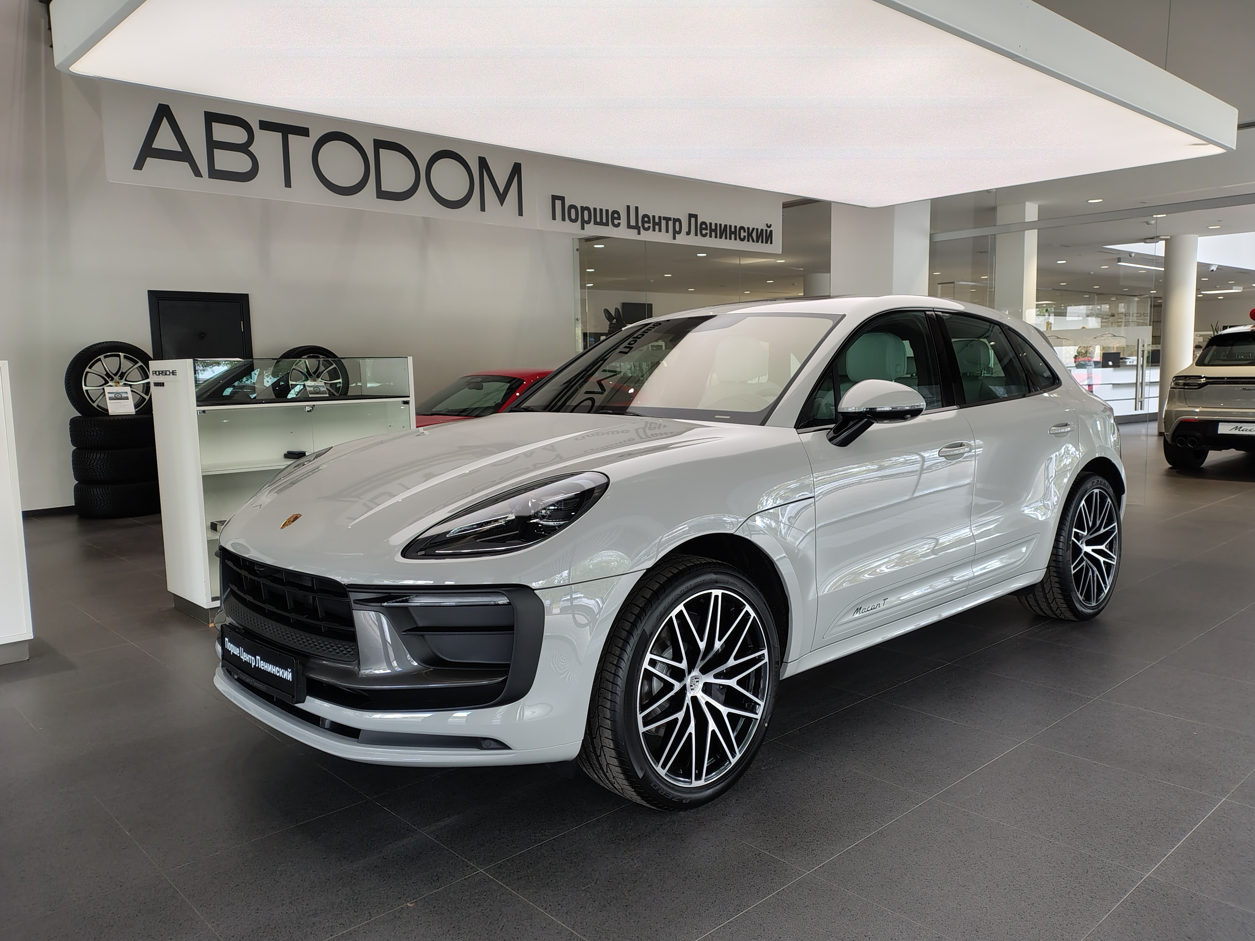 Porsche Macan I [2-й рестайлинг] 2.0 AMT 4WD (265 л.с.) T Серый  