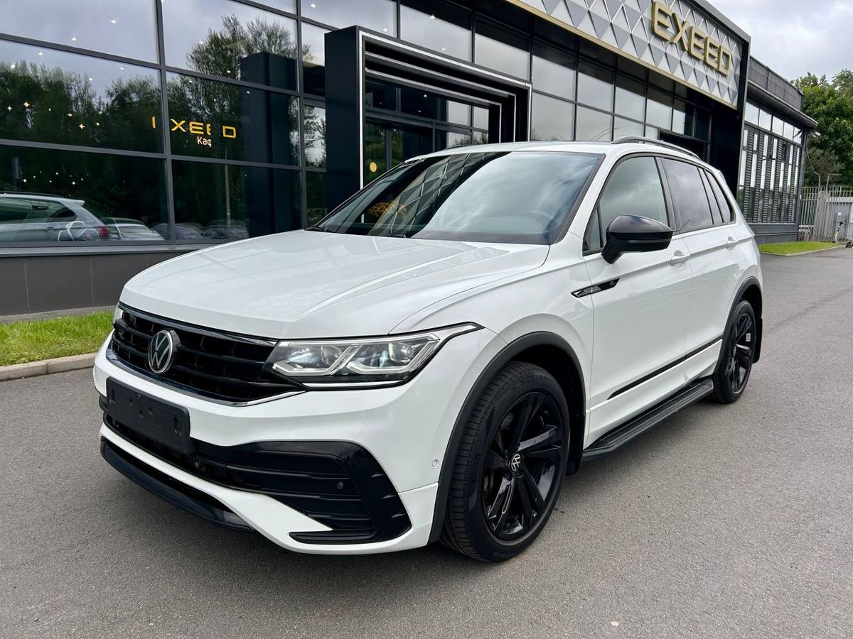 Volkswagen Tiguan II [рестайлинг] 2.0 AMT 4WD (220 л.с.) R-Line Белый 2021 с пробегом 94 597 км