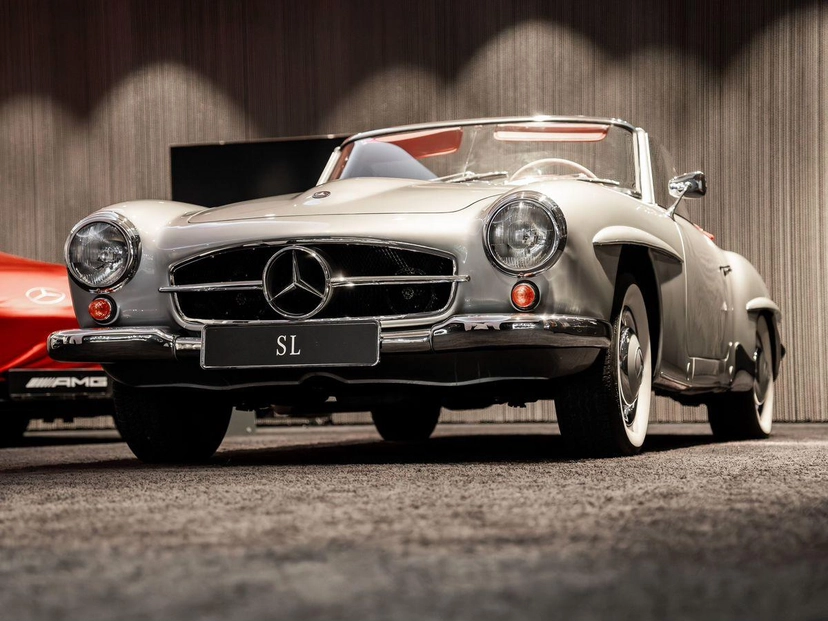 Автомобиль Mercedes-Benz SL I поколение (R121) 1.9 MT (105 л.с.) Base Серебристый 1958 с пробегом 13 000 км