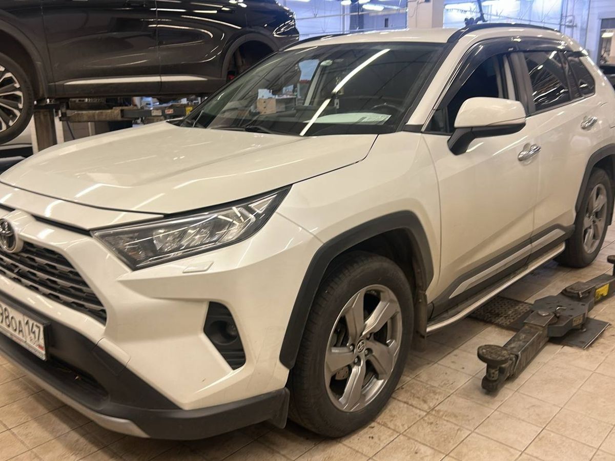 Toyota RAV4 V поколение (XA50) 2.0 CVT 4WD (149 л.с.) Comfort Белый 2020 с пробегом 54 000 км