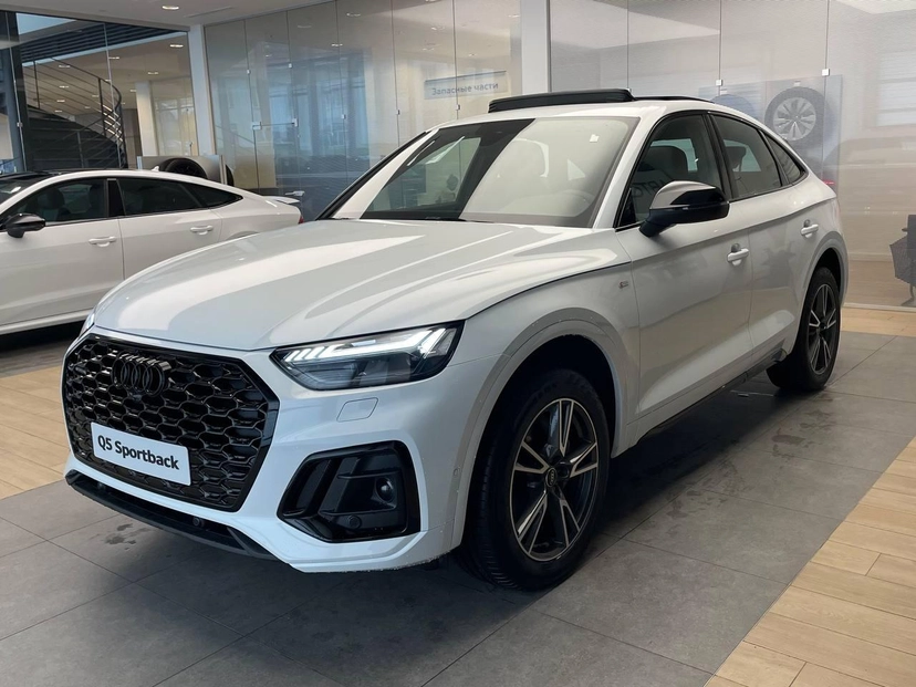 Автомобиль Audi Q5 Sportback I поколение (FY) 2.0 AMT 4WD (249 л.с.) 45 TFSI quattro S tronic Белый 2025
