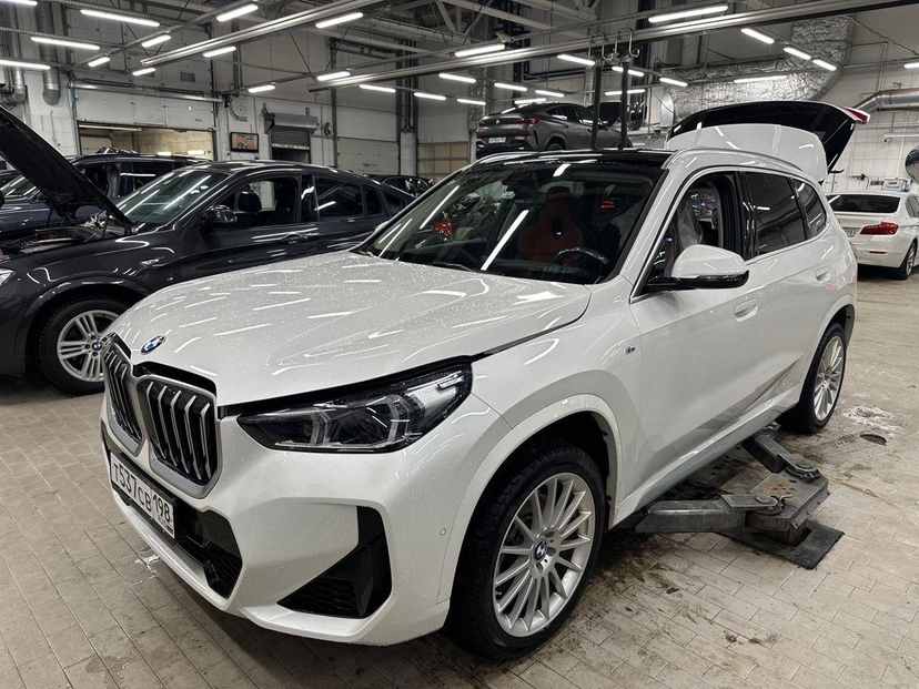 Автомобиль BMW X1 III поколение (U11) 2.0 AMT 4WD (204 л.с.) XDrive25Li M Sport Package Белый 2023 с пробегом 21 839 км