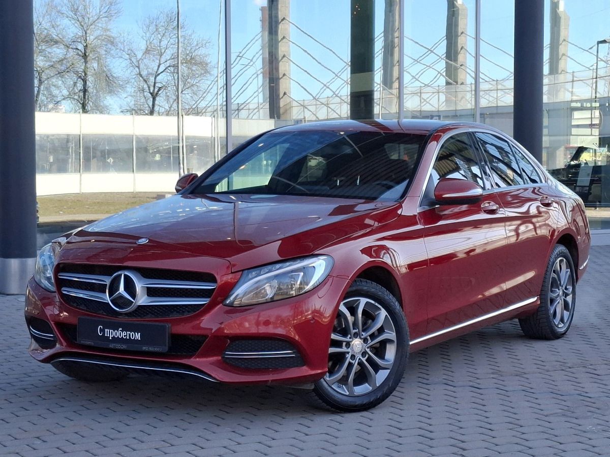 Автомобиль Mercedes-Benz C-Класс IV поколение (W205/S205/C205) 180 1.6 AT (156 л.с.) Особая серия Красный 2014 с пробегом 93 853 км