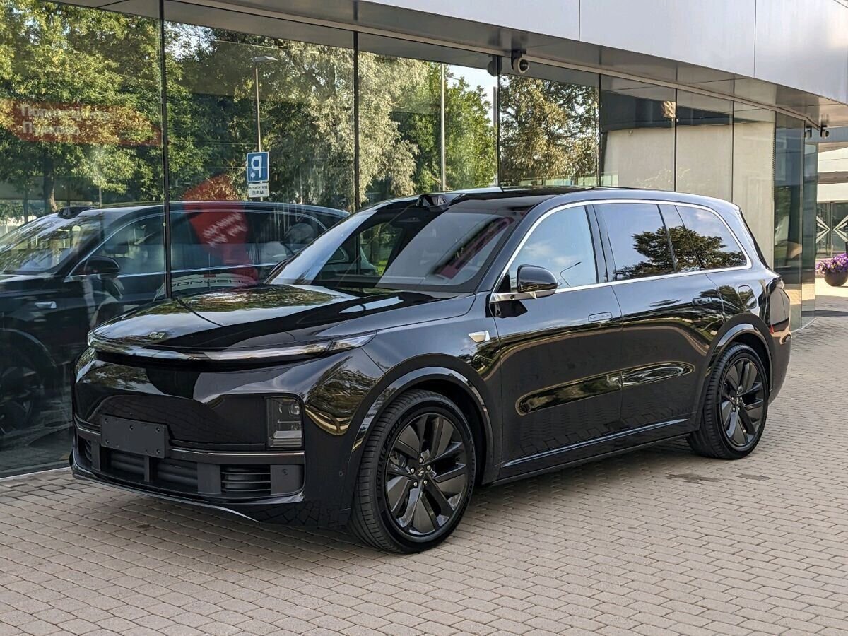 Автомобиль LiXiang L9 I [рестайлинг] 1.5hyb AT 4WD (449 л.с.) Ultra Чёрный 2025 