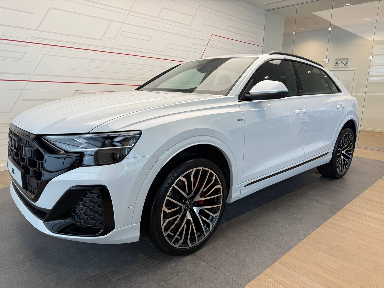 Audi Q8 I (4M) [рестайлинг] 3.0d AT 4WD (249 л.с.) 45 TDI quattro tiptronic Белый 2026 