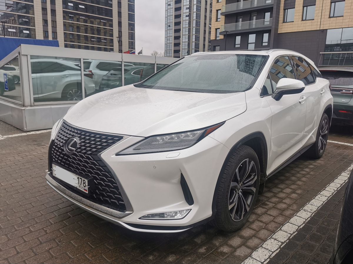 Автомобиль Lexus RX IV [рестайлинг] 2.0 AT 4WD (238 л.с.) Premium Белый 2020 с пробегом 118 225 км