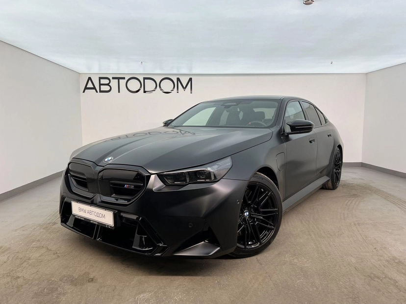 Автомобиль BMW M5 VII поколение (G90) 4.4hyb AT 4WD (727 л.с.) M5 Чёрный 2024 с пробегом 3 700 км