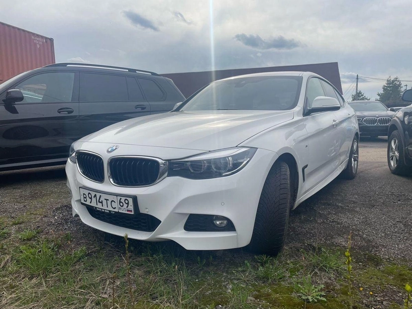 Автомобиль BMW 3 серии VI (F30/F31/F34) [рестайлинг] 320 2.0d AT 4WD (190 л.с.) M Sport Белый 2018 с пробегом 115 675 км