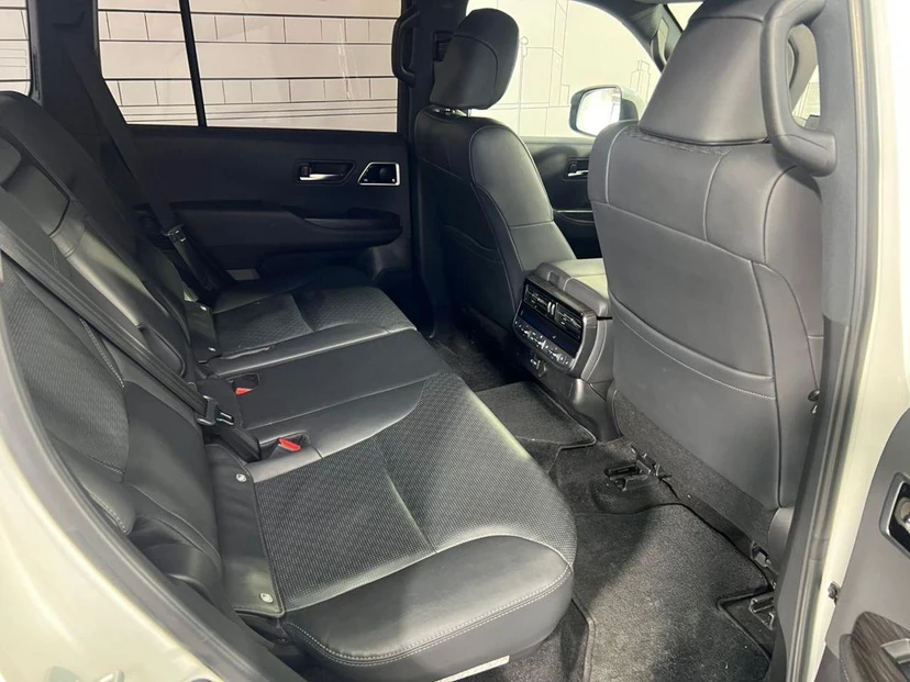 Автомобиль Toyota Land Cruiser X (J300) 3.4d AT 4WD (299 л.с.) 70th Anniversary Белый 2021 с пробегом 71 705 км