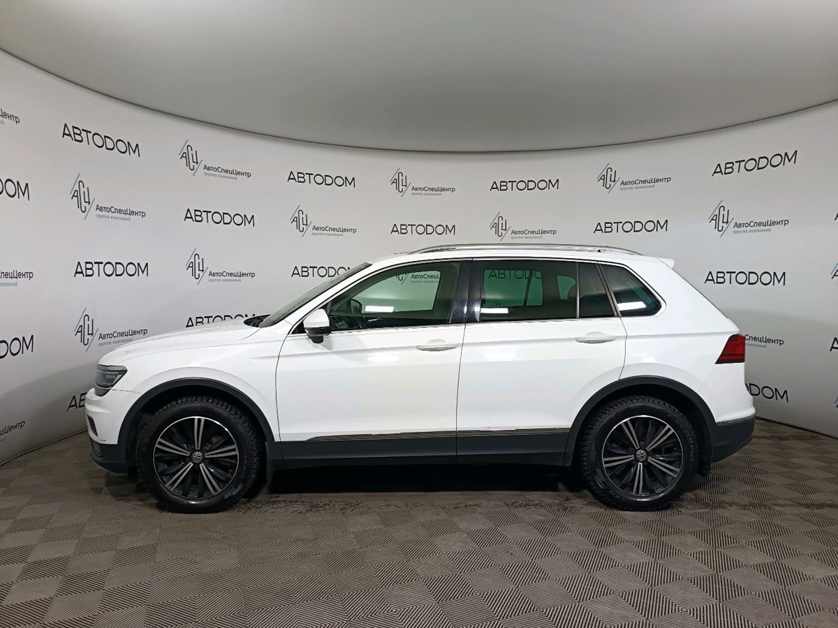 Автомобиль Volkswagen Tiguan II поколение 2.0d AMT 4WD (150 л.с.) Highline Белый 2018 с пробегом 98 090 км