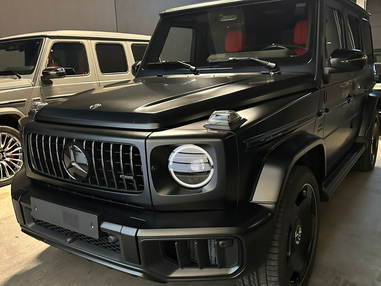 Автомобиль Mercedes-Benz G-Класс AMG II (W463) [рестайлинг] G 63 4.0 AT 4Matic (585 л.с.) AMG G 63 Чёрный 2025 