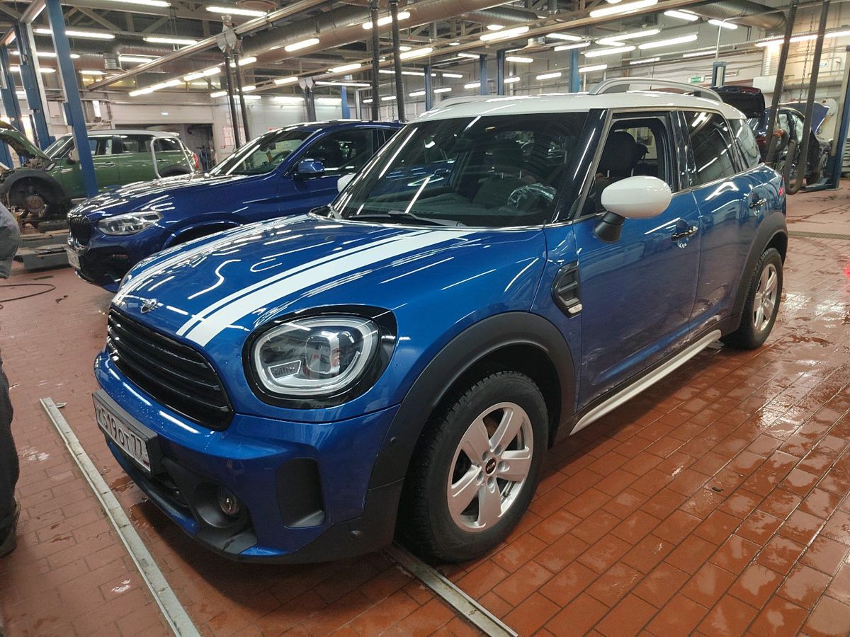 Автомобиль MINI Countryman II (F60) [рестайлинг] Cooper 1.5 AMT (136 л.с.) Classic Синий 2020 с пробегом 42 923 км