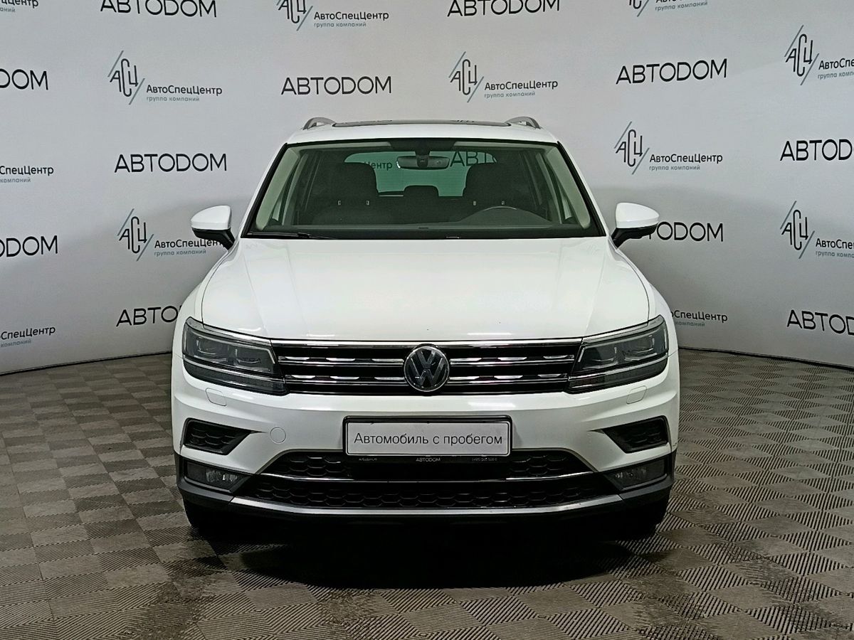 Автомобиль Volkswagen Tiguan II поколение 2.0d AMT 4WD (150 л.с.) Highline Белый 2018 с пробегом 98 090 км