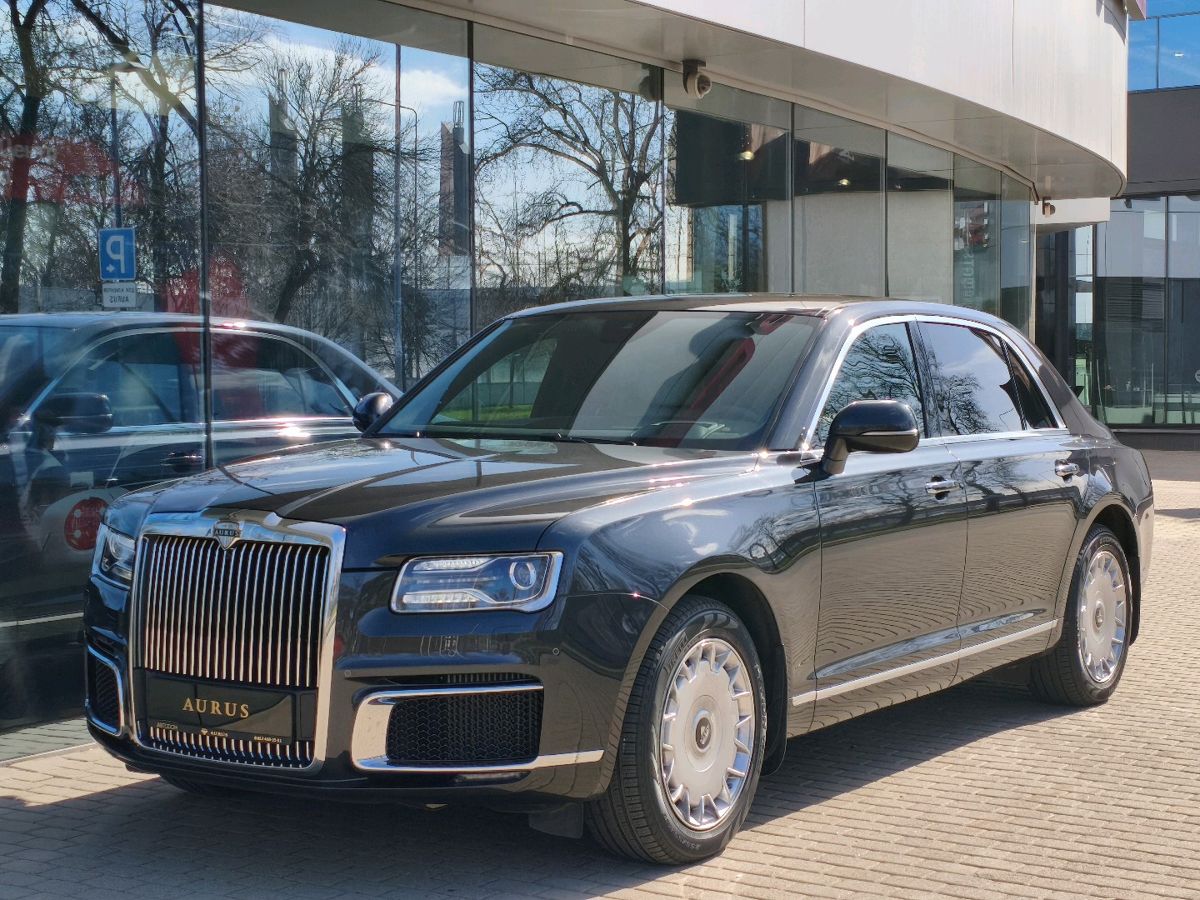 Автомобиль AURUS Senat I поколение 4.4hyb AT 4WD (598 л.с.) Individual Серый 2023 с пробегом 6 200 км