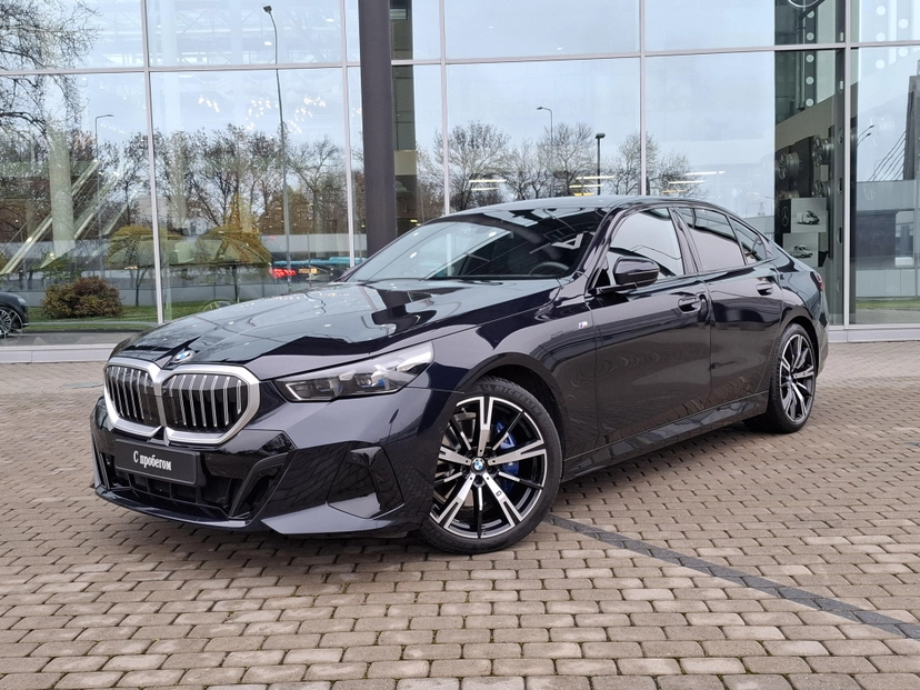 Автомобиль BMW 5 серии VIII поколение (G60) 2.0 AT 4WD (258 л.с.) M Sport Синий 2024 с пробегом 12 161 км