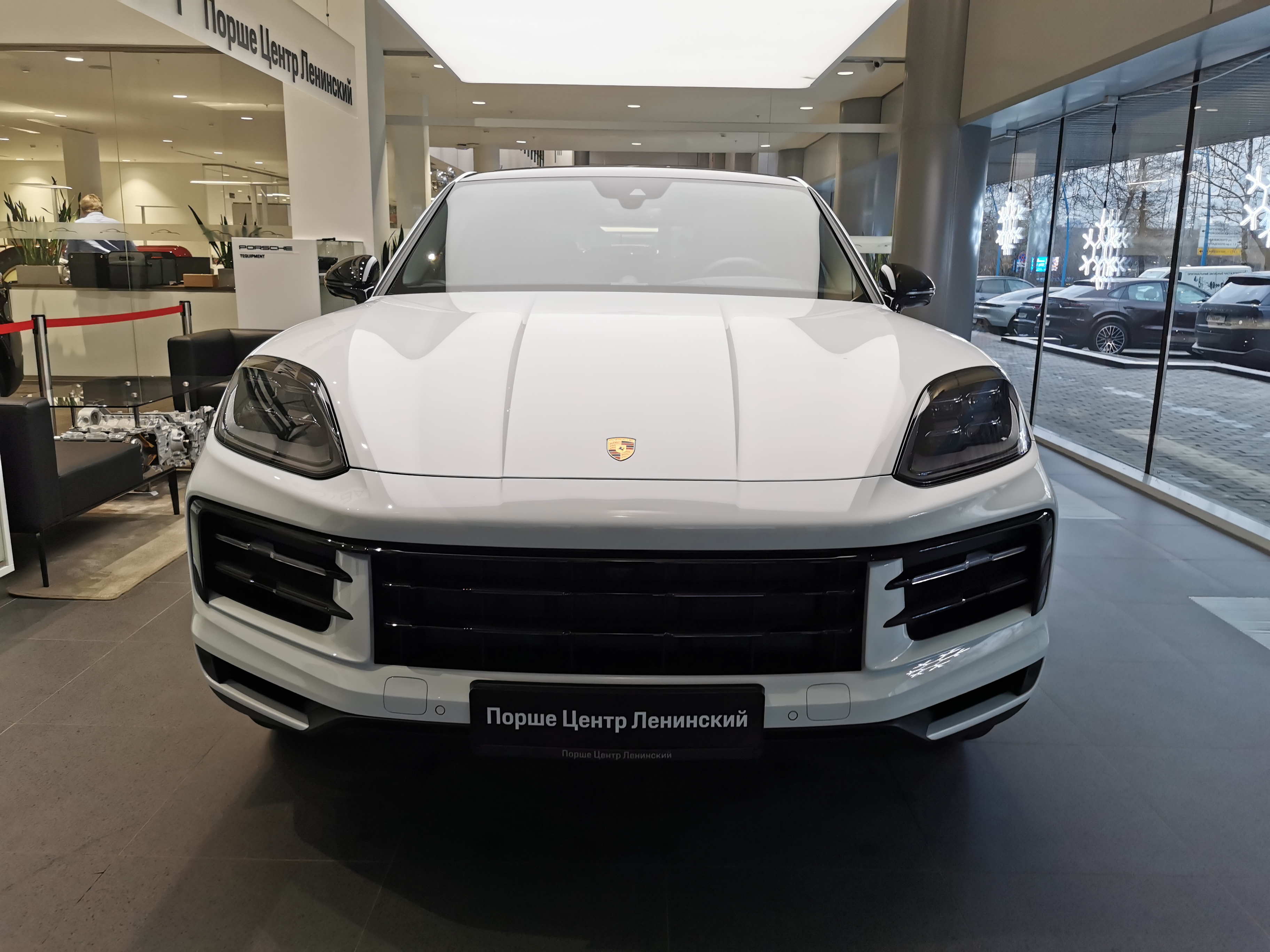 Автомобиль Porsche Cayenne III [рестайлинг] 3.0 AT 4WD (353 л.с.) Coupé Белый 2025 