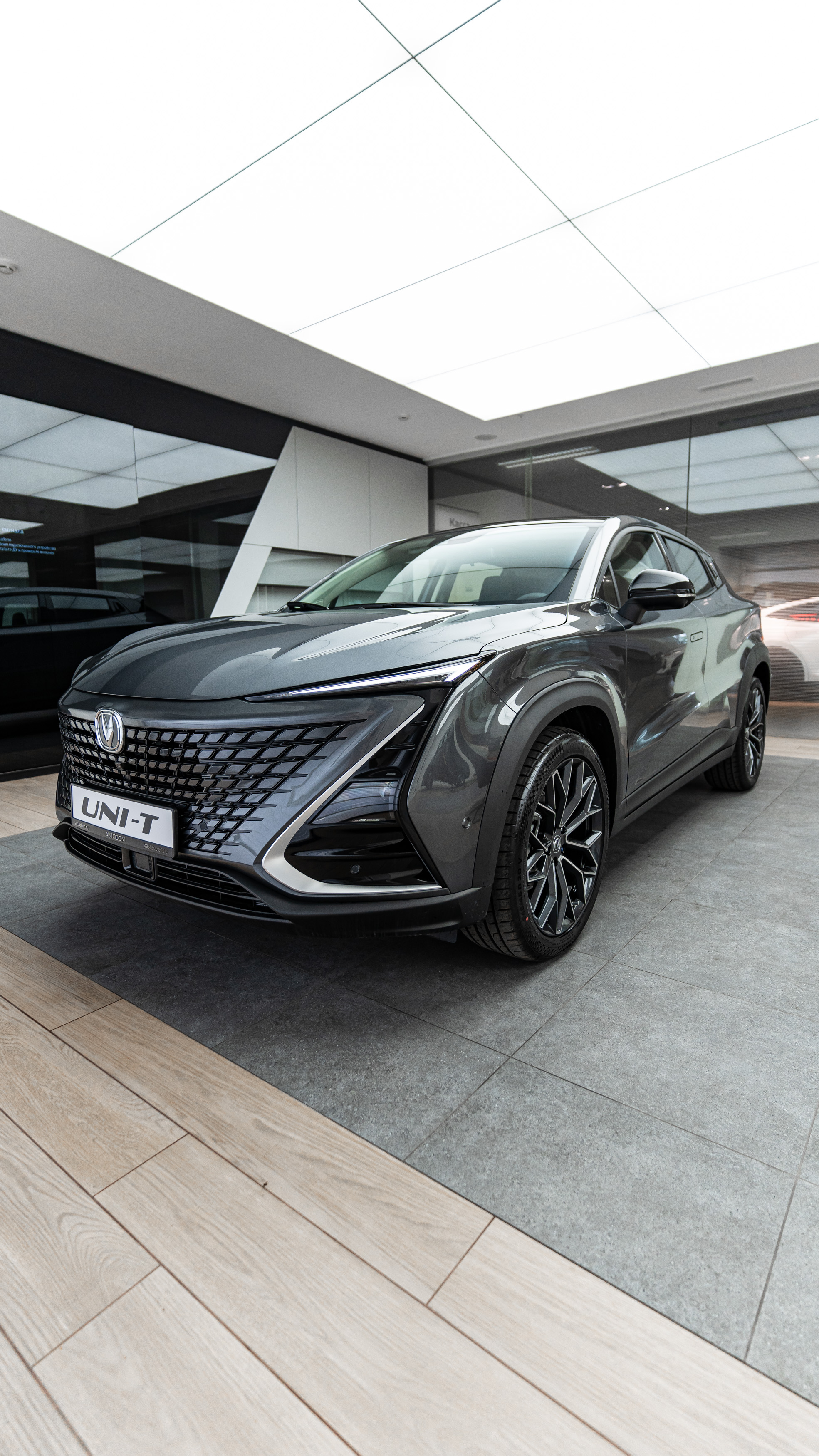 Автомобиль Changan UNI-T I поколение 1.5 AMT (167 л.с.) Tech Серый 2024 