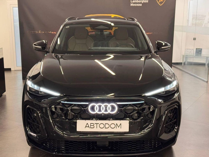 Автомобиль Audi Q5 III поколение 2.0 AMT 4WD (204 л.с.) Luxury Чёрный 2025 с пробегом 10 км