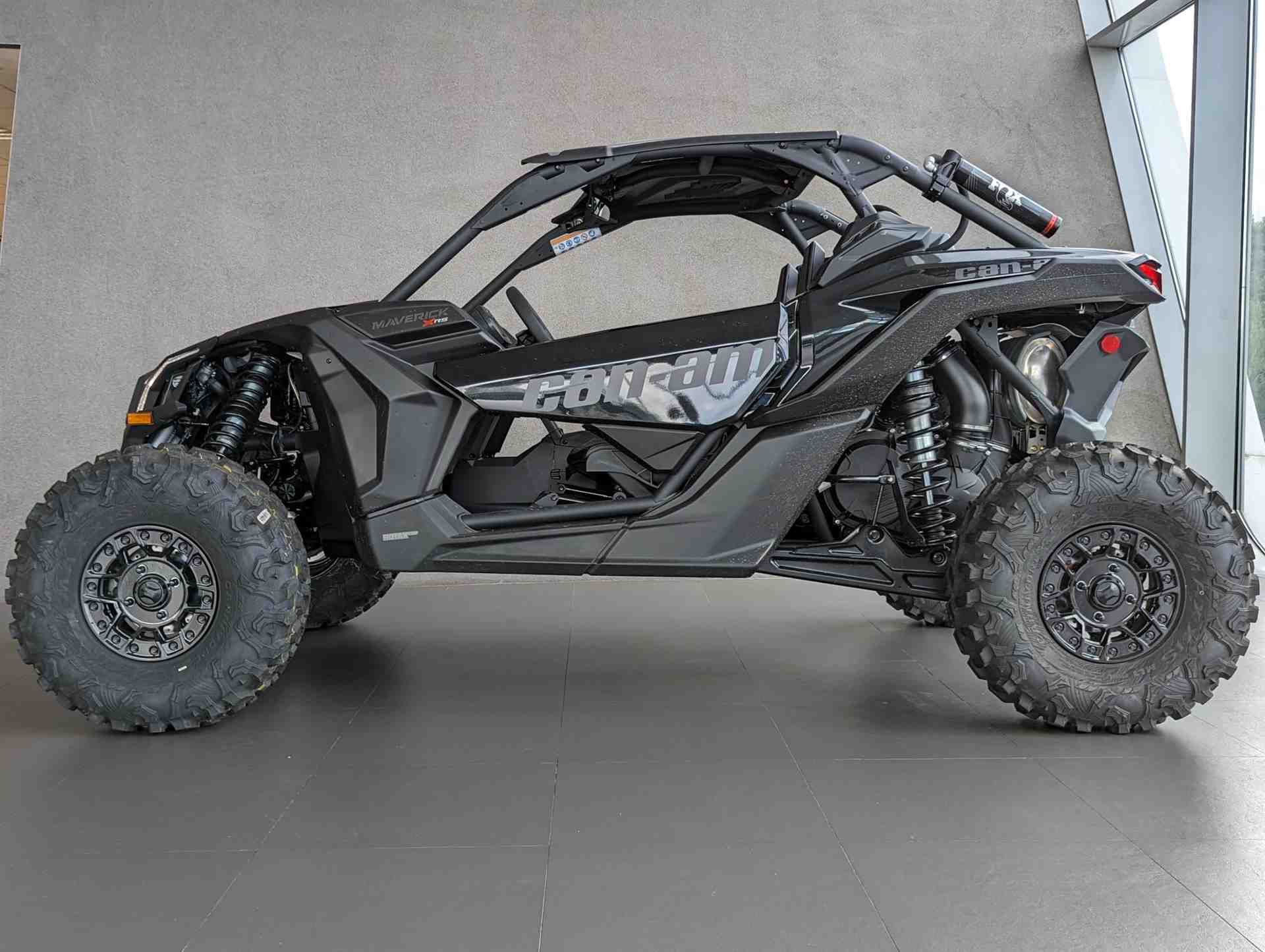 Купить BRP Can-Am Maverick X RS Turbo RR Чёрный новый / К-1-42774 в наличии  по цене 4 890 000 руб в АВТОДОМ - официальный дилер