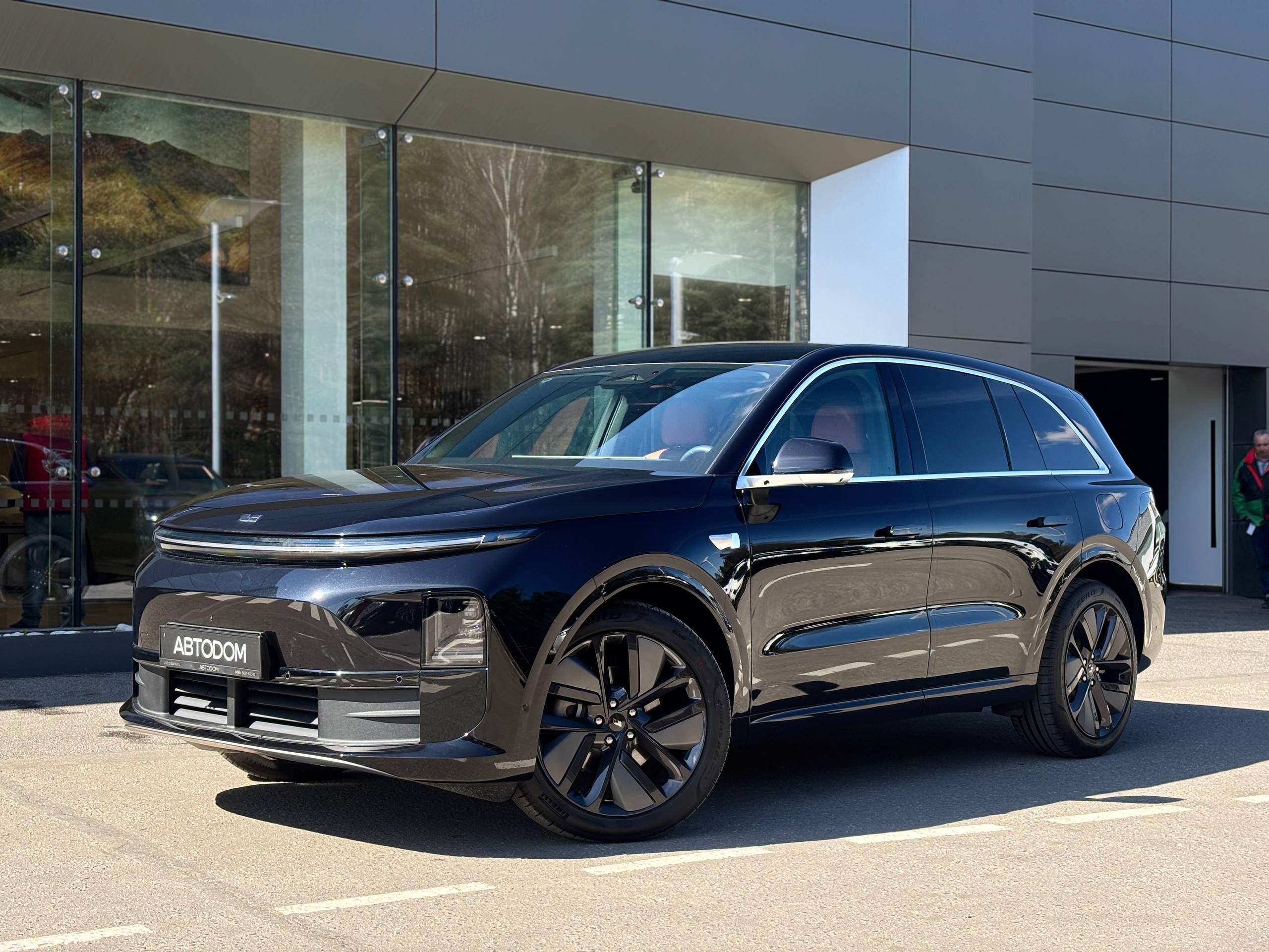 LiXiang L6 I поколение 1.5hyb AT 4WD (408 л.с.) Pro Чёрный 2025 