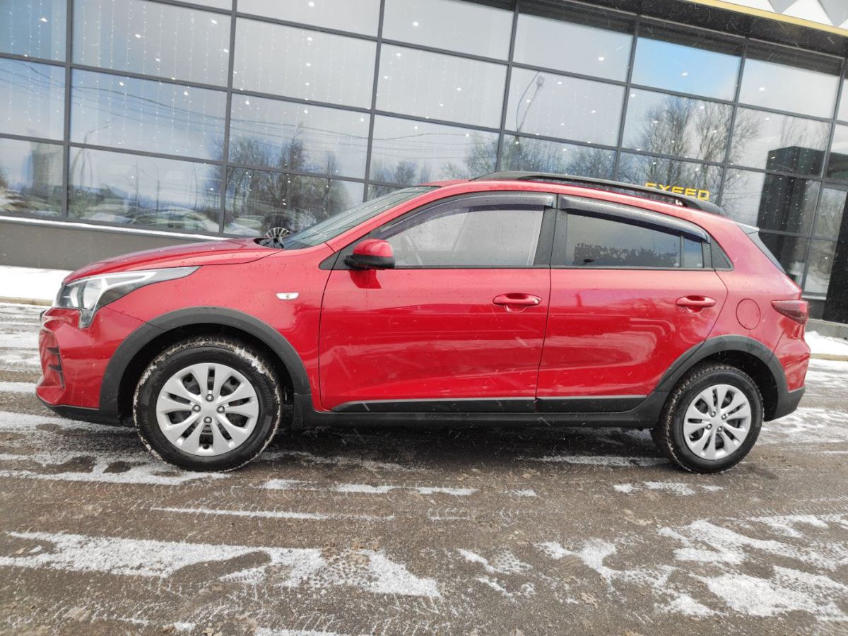 Автомобиль Kia Rio IV [рестайлинг] 1.6 AT (123 л.с.) Luxe Красный 2021 с пробегом 68 589 км