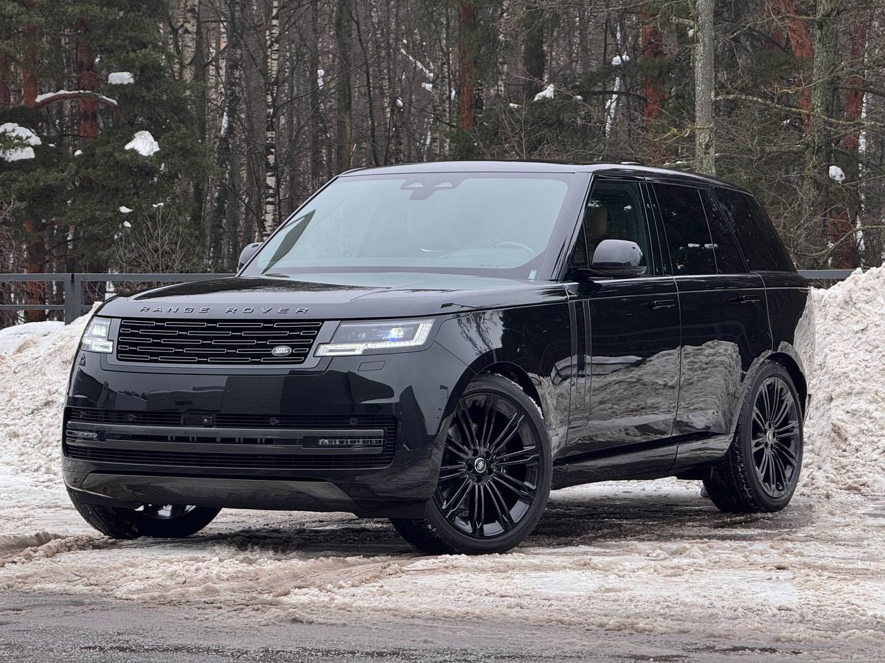 Автомобиль Land Rover Range Rover V поколение 3.0d AT 4WD (350 л.с.) Autobiography Чёрный 2025 