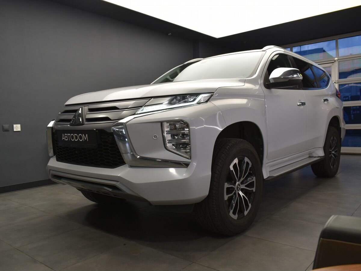 Mitsubishi Pajero Sport III [рестайлинг] 3.0 AT 4WD (209 л.с.) Ultimate Белый 2020 с пробегом 127 459 км