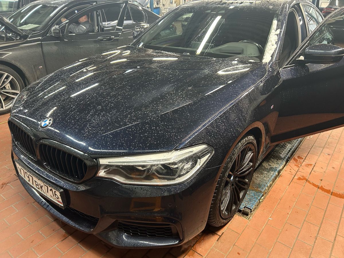 Автомобиль BMW 5 серии VII поколение (G30/G31) 530 2.0 AT 4WD (249 л.с.) M Sport Чёрный 2020 с пробегом 115 000 км