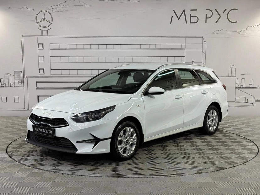 Автомобиль Kia Ceed III поколение 1.6 AT (128 л.с.) Luxe Белый 2021 с пробегом 71 000 км